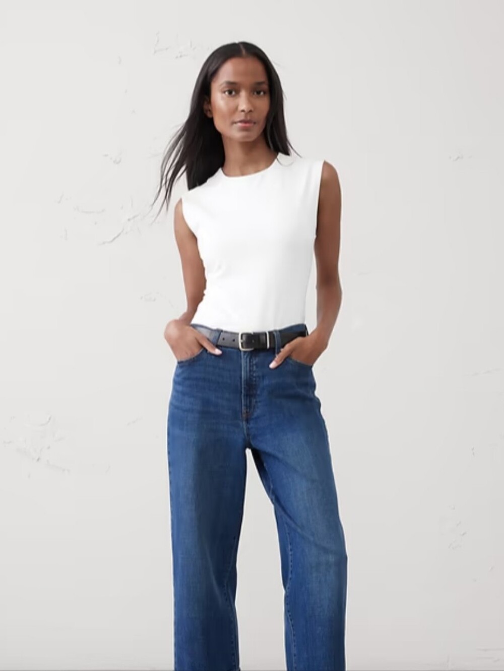 Banana Republic White Sleeveless Round-Neck Tank NWT